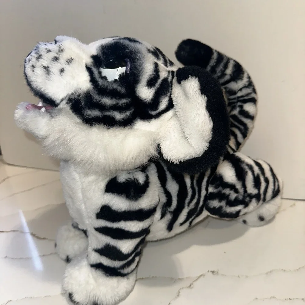 FurReal ivory white tiger playful roaring Hasbro 2017 Last One RARE